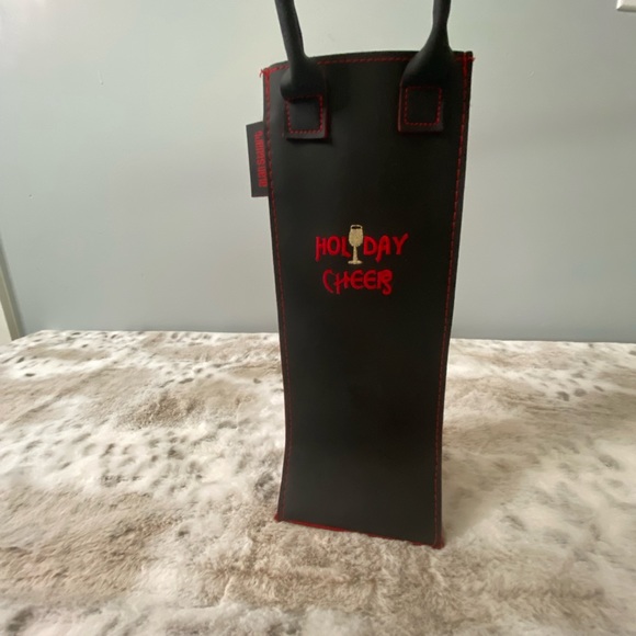 Perfect Bottle Tote Wine Gift Bag - Black  Nylon/vinyl Bag - Picture 5 of 5